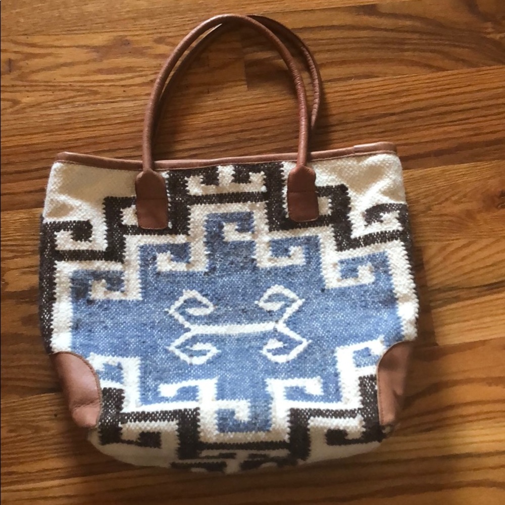 Mo & Co Tote Bag